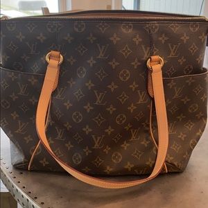 Louis Vuitton Totally MM